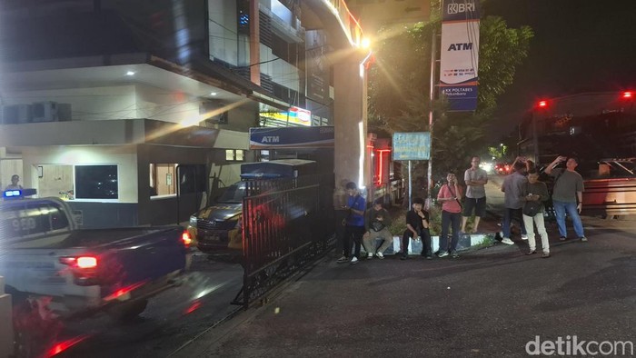 Suasana Polresta Pekanbaru malam ini (Raja Adil Siregar/detikcom)
