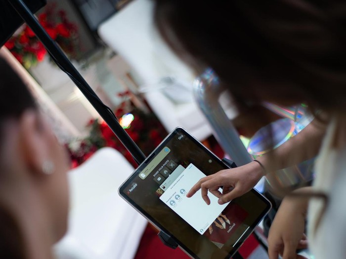 The Holograil, Vendor Photobooth