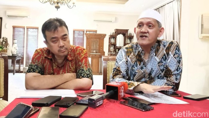 Tim pemenangan Risma-Gus Hans