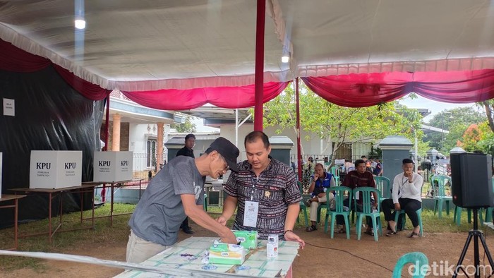 Warga di Sukarami Palembang tetap antusias ikut PSU