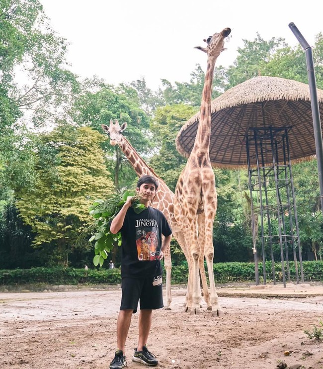 Dalam unggahannya, Alshad juga mengungkapkan permintaan maaf kepada pihak-pihak yang sudah ikut terseret dalam polemik tersebut. “Melalui kesempatan ini saya juga ingin menyampaikan ucapan terima kasih atas segala bentuk perhatian maupun kritik yang telah diberikan untuk kebaikan saya, sekaligus saya mohon doa agar kedepannya saya dapat menjadi insan yang lebih baik, ungkap Alshad. Foto: Instagram/@alshadahmad