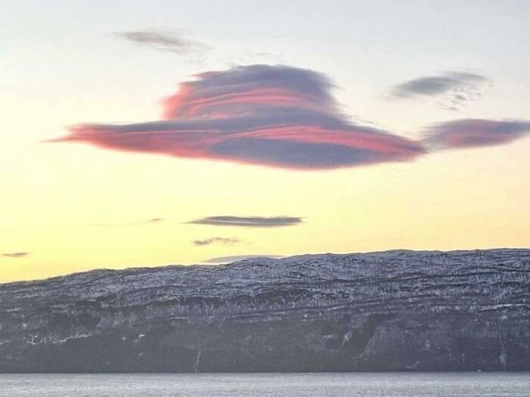 Foto Bentuk Unik Awan yang Bikin Takjub dan Tercengang