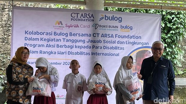 CT ARSA Foundation bersama Bulog berkolaborasi menggelar kegiatan 