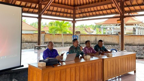 Focus Group Discussion (FGD) yang digelar Dinas Pariwisata (Dispar) Kabupaten Buleleng, Selasa (3/12/2024) di ruang pertemuan Kantor Desa Julah. (Istimewa)