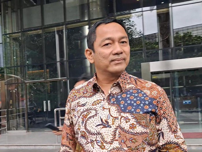 Hendrar Prihadi usai memberi keterangan di KPK.