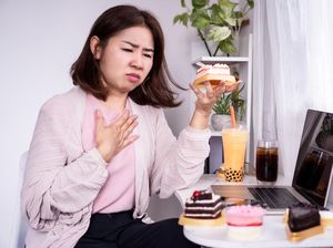 15+ Makanan dan Minuman Penyebab Asam Lambung Naik, Ini Daftar Lengkapnya!