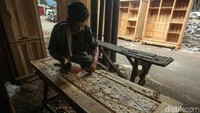 Slamet mengembangkan usahanya di Klender sejak tahun 1999.