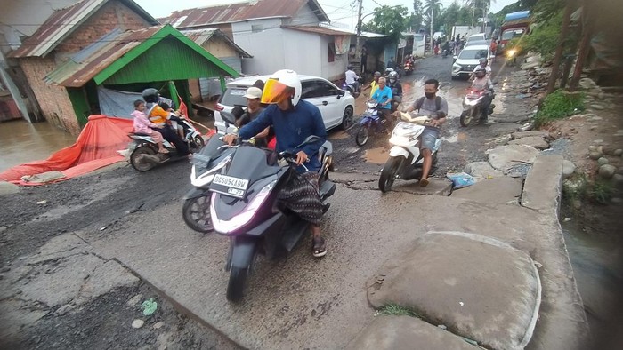 Jalan Lettu Karim Kadir Amblas