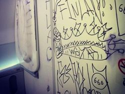 Foto Kelakuan Penumpang Pesawat Bikin Ikutan Emosi