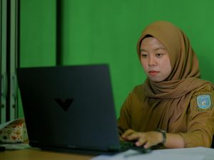 Kini Internet Percepat Pelayanan di Kantor Desa Rewak