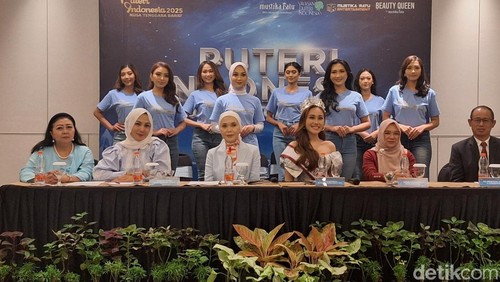 Konferensi pers Puteri Indonesia NTB 2025 di Hotel Prime Park, Mataram, Selasa (3/12/2024). (Nathea Citra/detikBali)