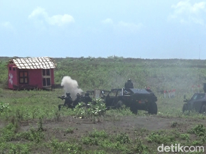 Aksi Seru Prajurit TNI AU di Latihan Tempur Puncak Angkasa Yudha