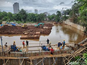 Masuk Musim Hujan, Normalisasi Kali Pesanggrahan Digencarkan