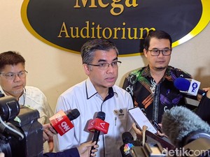 Menaker Jawab Kritik soal UMP Naik 6,5% Tidak Logis!