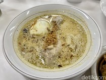 Opor Susu Legendaris : Hangat Gurih Opor Kuah Susu Ayam Asap dan Daging Sapi