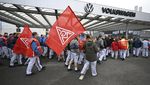Pekerja Pabrik Volkswagen Demo Besar-besaran di Jerman