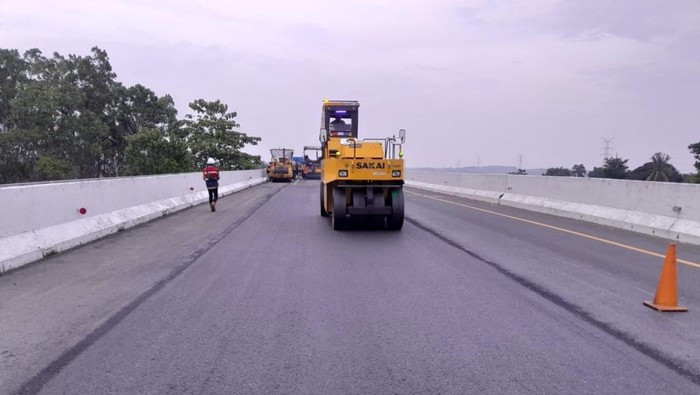 Menyambut libur Natal 2024 dan Tahun Baru 2025 (Nataru), PT Hutama Karya melakukan pemeliharaan di ruas Tol Terbanggi Besar-Pematang Panggang-Kayuagung (Terpeka). Pemeliharaan ditargetkan rampung 10 hari sebelum Libur Nataru 2024.