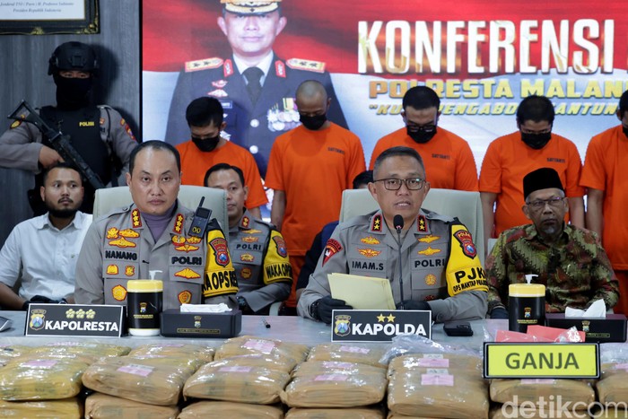 Polresta malang ungkap ganja 166 kg
