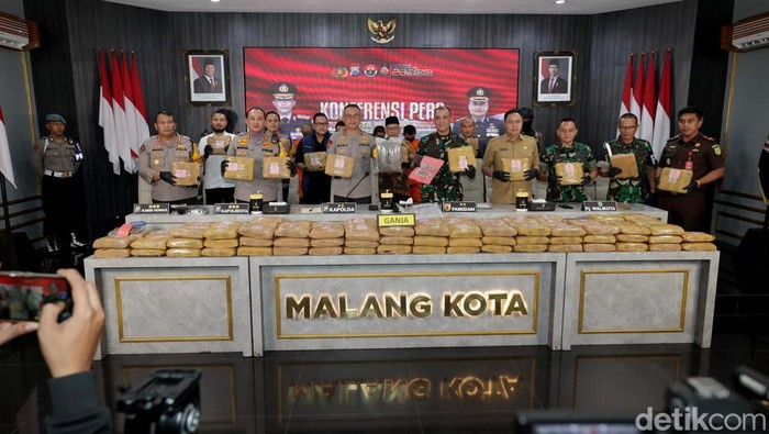 Polresta malang ungkap ganja 166 kg