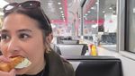 Prilly Latuconsina Cicip Toast di Las Vegas dan Somtam Thailand