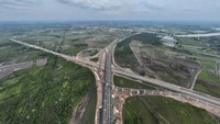 PT Hutama Karya mendorong percepatan pembangunan 2 proyek tol yakni Ruas Rengat Pekanbaru Seksi Lingkar Pekanbaru (Junction Pekanbaru – Bypass Pekanbaru) (30,57 km), dan Junction Palembang (8,25 km).