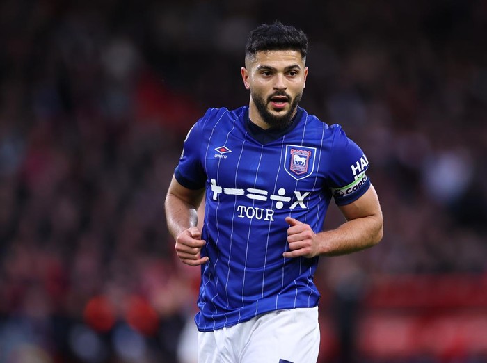 NOTTINGHAM, ENGLAND - NOVEMBER 30:  Sam Morsy of Ipswich Town during the Premier League match between Nottingham Forest FC and Ipswich Town FC at City Ground on November 30, 2024 in Nottingham, England. (Photo by Robbie Jay Barratt - AMA/Getty Images)
