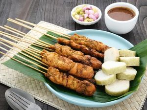 12 Ide Menu Bukber Bareng Teman yang Cocok untuk Sharing dan Prasmanan