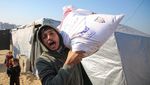 Senangnya Warga Gaza Terima Bantuan Tepung