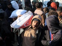Senangnya Warga Gaza Terima Bantuan Tepung