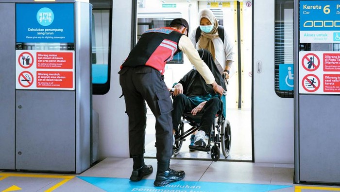 LRT Jabodebek kembali menegaskan komitmennya untuk menyediakan transportasi yang inklusif dan dapat diakses oleh seluruh lapisan masyarakat, termasuk penyandang disabilitas.
