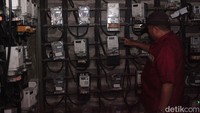 PT PLN (Persero) menargetkan penjualan listrik mencapai 327,7 terawatt hour (TWh) pada tahun 2025, seiring dengan peningkatan permintaan energi dan pengembangan infrastruktur kelistrikan di seluruh Indonesia. 