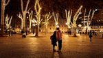 Temaram Cahaya Natal Hiasi Taman di Spanyol