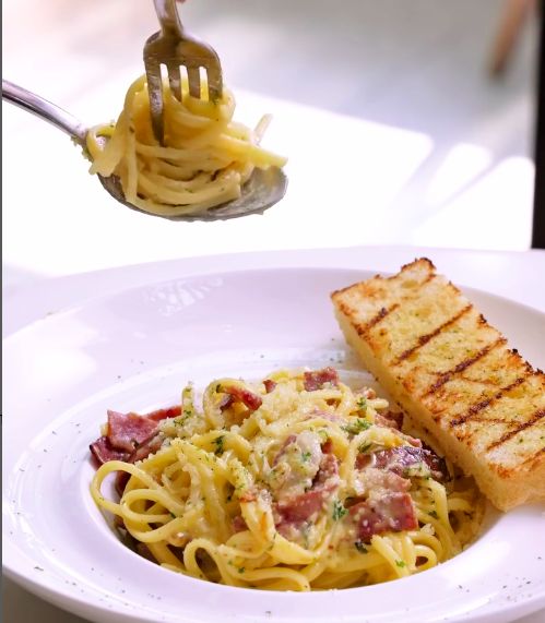 Ada di Dalam Toko Baju, 5 Restoran Ini Punya Menu Lengkap
