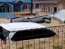 Video: Detik-detik Mobil Terseret Arus Banjir Bandang Sukabumi