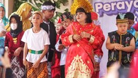 AXA Mandiri Financial Services menyerahkan donasi sebesar Rp 100 juta ke Sekolah Luar Biasa (SLB) B dan C Budi Daya, Jakarta Timur sebagai beasiswa pendidikan siswa berkebutuhan khusus.  
