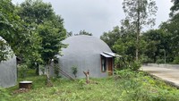 Wisatawan akan diajak untuk memahami nilai budaya dan teknologi di balik rumah-rumah unik tersebut. Tak hanya itu, desa ini juga mengenalkan kegiatan menarik seperti tur sejarah dan belajar membuat kerajinan tangan khas warga setempat. (Asti Azhari/detikTravel)