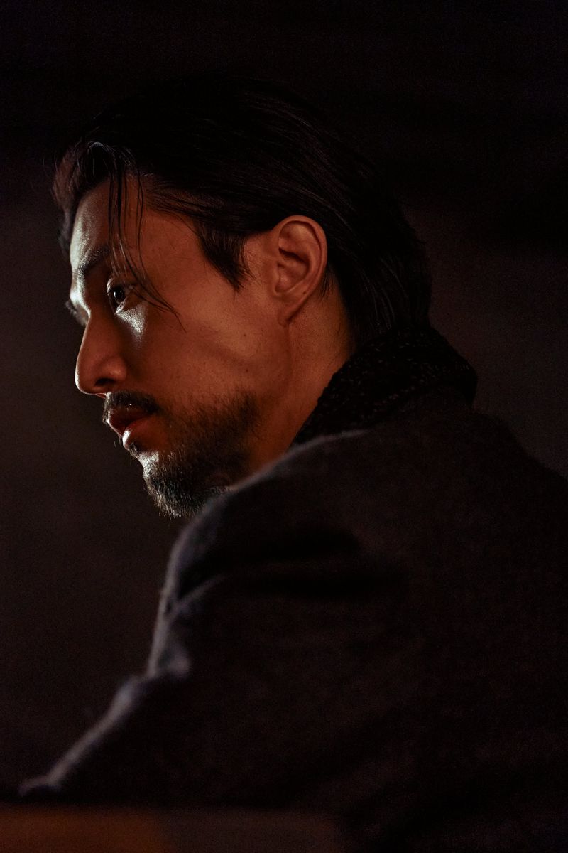 Penampilan Lee Dong Wook dalam film Harbin.