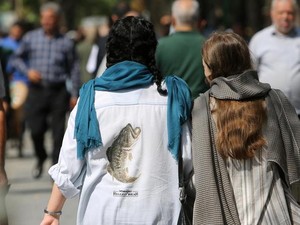 Iran Sahkan UU Hijab Baru di Tengah Gelombang Penolakan
