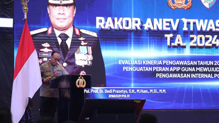 Irwasum Polri Komjen Dedi Prasetyo.