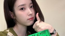 IU Pamer 6 Piala Music Awards: 2 MAMA, 4 MMA