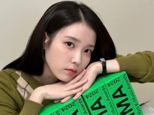 IU Pamer 6 Piala Music Awards: 2 MAMA, 4 MMA