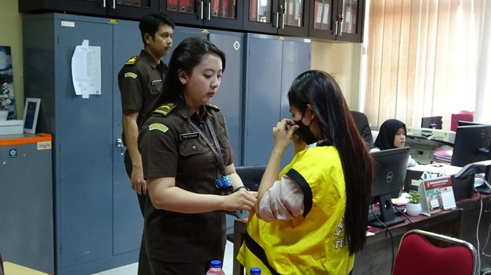 Jelita selebgram Tulungagung divonis 8 bulan usai terima endorse judi online