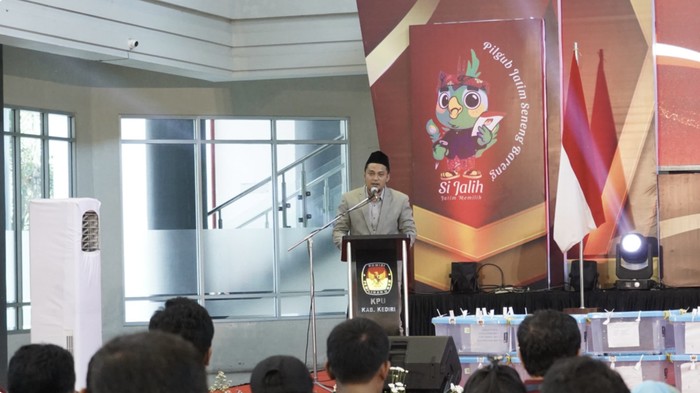 Ketua KPU Kabupaten Kediri Nanang Qosim
