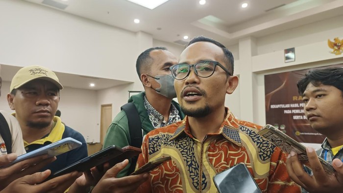 Ketua KPU Lombok Tengah, Hendri Harliawan, saat ditemui awak media di Praya. (Edi Suryansyah/detikBali)