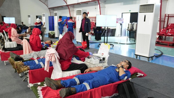 Kilang Pertamina Plaju menggelar donor darah.