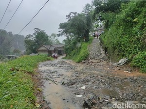 Curug di Cianjur Ini Cantik Bak Surga, tapi Jalan ke Sana Seperti Neraka
