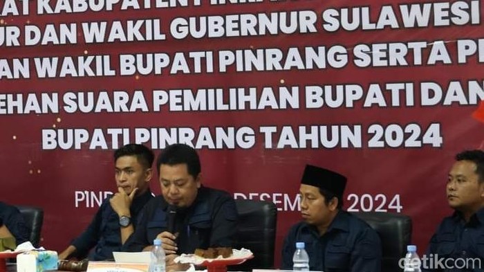 Rekapitulasi suara Pilkada di KPU Pinrang. (Muhclis Abduh/detikSulsel)