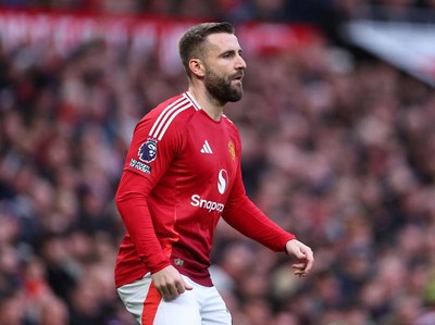 Luke Shaw di Ujung Pintu Keluar MU