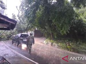 7 Orang Tertimbun Longsor di Sukabumi, 3 Tewas