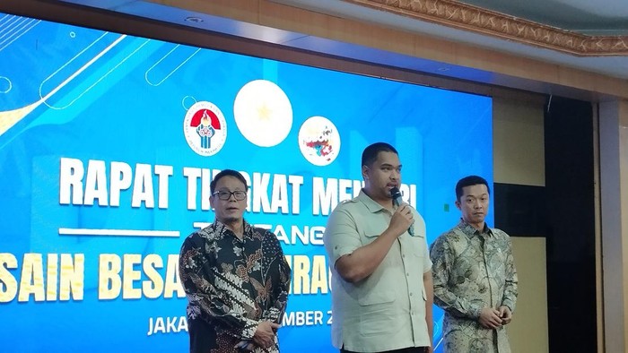 Menteri Pemuda dan Olahraga (Menpora) Dito Ariotedjo bersama Wamenpora Taufik Hidayat.